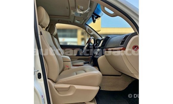 Buy Import Toyota Land Cruiser White Car in Import - Dubai in Antigua Buy Import Toyota Land Cruiser White Car in Import - Dubai in Antigua