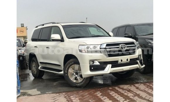 Buy Import Toyota Land Cruiser White Car in Import - Dubai in Antigua