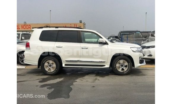 Buy Import Toyota Land Cruiser White Car in Import - Dubai in Antigua Buy Import Toyota Land Cruiser White Car in Import - Dubai in Antigua