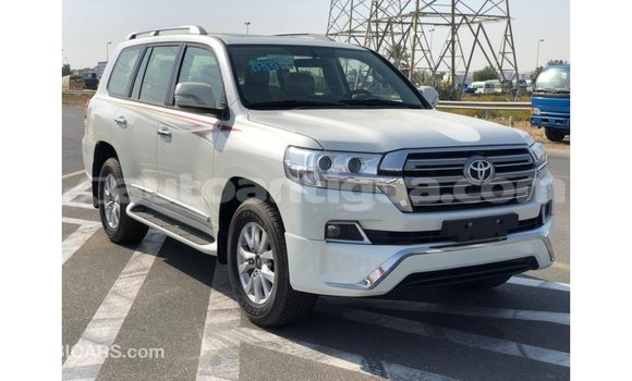 Buy Import Toyota Land Cruiser White Car in Import - Dubai in Antigua Buy Import Toyota Land Cruiser White Car in Import - Dubai in Antigua