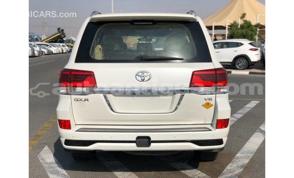 Buy Import Toyota Land Cruiser White Car in Import - Dubai in Antigua Buy Import Toyota Land Cruiser White Car in Import - Dubai in Antigua