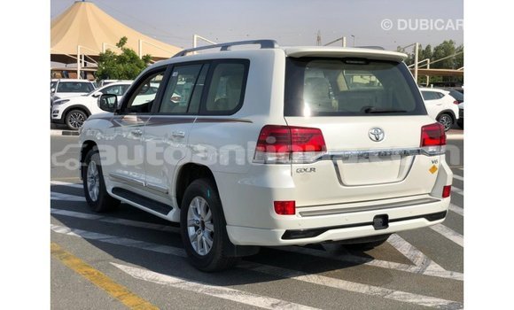 Buy Import Toyota Land Cruiser White Car in Import - Dubai in Antigua Buy Import Toyota Land Cruiser White Car in Import - Dubai in Antigua