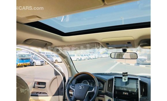 Buy Import Toyota Land Cruiser White Car in Import - Dubai in Antigua Buy Import Toyota Land Cruiser White Car in Import - Dubai in Antigua
