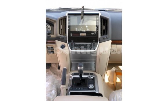Buy Import Toyota Land Cruiser White Car in Import - Dubai in Antigua Buy Import Toyota Land Cruiser White Car in Import - Dubai in Antigua