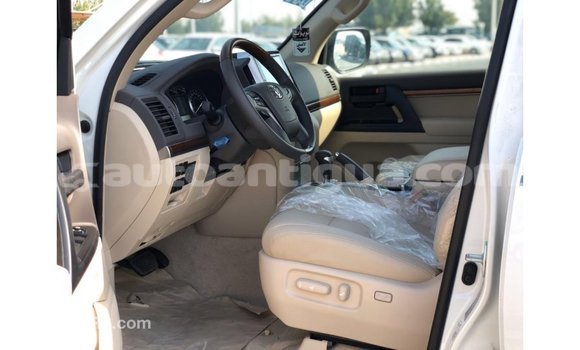 Buy Import Toyota Land Cruiser White Car in Import - Dubai in Antigua Buy Import Toyota Land Cruiser White Car in Import - Dubai in Antigua