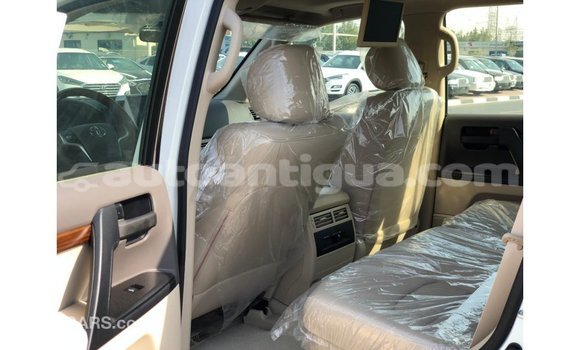 Buy Import Toyota Land Cruiser White Car in Import - Dubai in Antigua Buy Import Toyota Land Cruiser White Car in Import - Dubai in Antigua