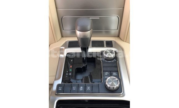 Buy Import Toyota Land Cruiser White Car in Import - Dubai in Antigua Buy Import Toyota Land Cruiser White Car in Import - Dubai in Antigua