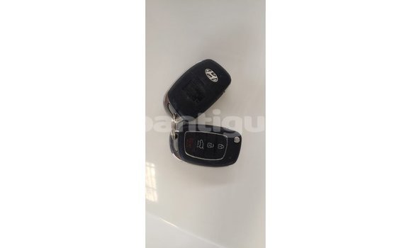 Buy Import Hyundai Tucson White Car in Import - Dubai in Antigua Buy Import Hyundai Tucson White Car in Import - Dubai in Antigua