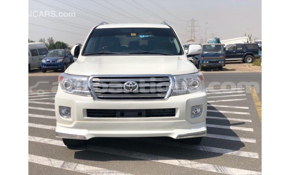 Buy Import Toyota Land Cruiser White Car in Import - Dubai in Antigua Buy Import Toyota Land Cruiser White Car in Import - Dubai in Antigua