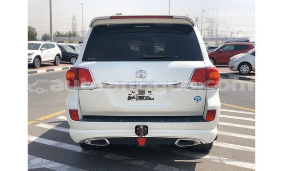 Buy Import Toyota Land Cruiser White Car in Import - Dubai in Antigua Buy Import Toyota Land Cruiser White Car in Import - Dubai in Antigua