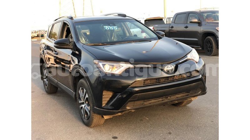 Big with watermark toyota hiace antigua import dubai 3649