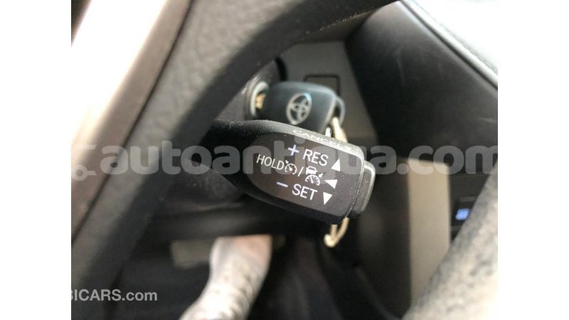 Big with watermark toyota hiace antigua import dubai 3649