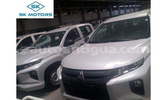 Buy Import Mitsubishi L200 White Car in Import - Dubai in Antigua
