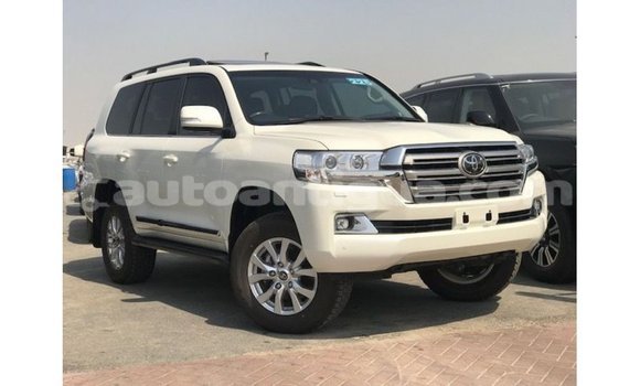 Buy Import Toyota Land Cruiser White Car in Import - Dubai in Antigua