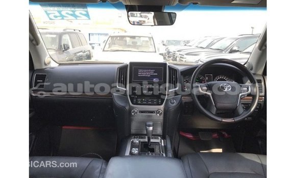 Buy Import Toyota Land Cruiser White Car in Import - Dubai in Antigua Buy Import Toyota Land Cruiser White Car in Import - Dubai in Antigua