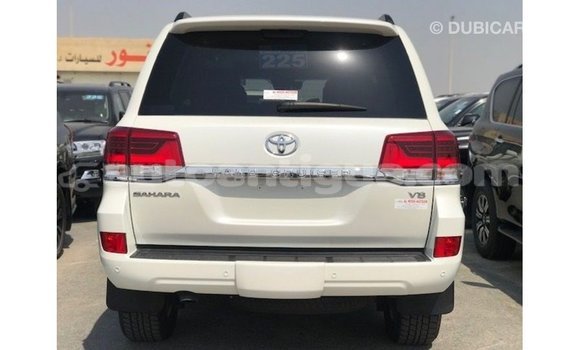 Buy Import Toyota Land Cruiser White Car in Import - Dubai in Antigua Buy Import Toyota Land Cruiser White Car in Import - Dubai in Antigua