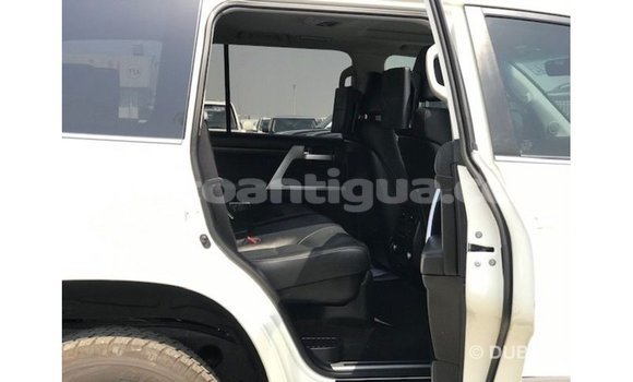 Buy Import Toyota Land Cruiser White Car in Import - Dubai in Antigua Buy Import Toyota Land Cruiser White Car in Import - Dubai in Antigua
