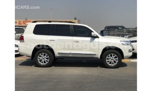 Buy Import Toyota Land Cruiser White Car in Import - Dubai in Antigua Buy Import Toyota Land Cruiser White Car in Import - Dubai in Antigua