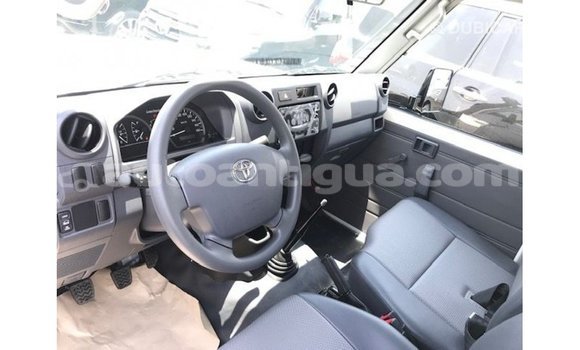 Buy Import Toyota Land Cruiser White Car in Import - Dubai in Antigua Buy Import Toyota Land Cruiser White Car in Import - Dubai in Antigua