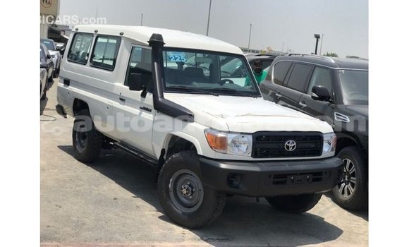 Buy Import Toyota Land Cruiser White Car in Import - Dubai in Antigua Buy Import Toyota Land Cruiser White Car in Import - Dubai in Antigua