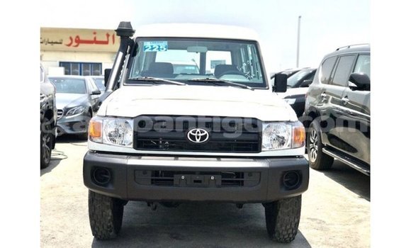 Buy Import Toyota Land Cruiser White Car in Import - Dubai in Antigua Buy Import Toyota Land Cruiser White Car in Import - Dubai in Antigua