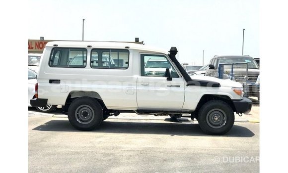Buy Import Toyota Land Cruiser White Car in Import - Dubai in Antigua Buy Import Toyota Land Cruiser White Car in Import - Dubai in Antigua