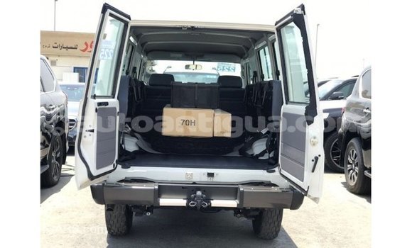 Buy Import Toyota Land Cruiser White Car in Import - Dubai in Antigua Buy Import Toyota Land Cruiser White Car in Import - Dubai in Antigua