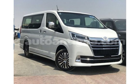 Buy Import Toyota Granvia White Car in Import - Dubai in Antigua