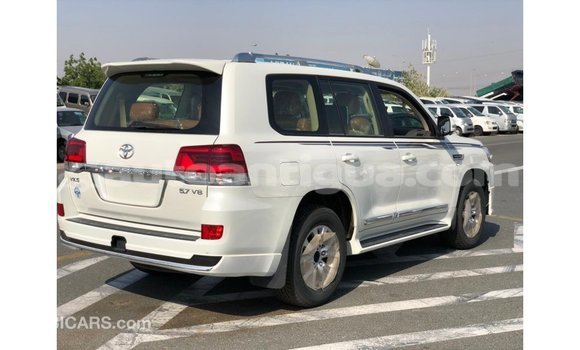 Buy Import Toyota Land Cruiser White Car in Import - Dubai in Antigua Buy Import Toyota Land Cruiser White Car in Import - Dubai in Antigua