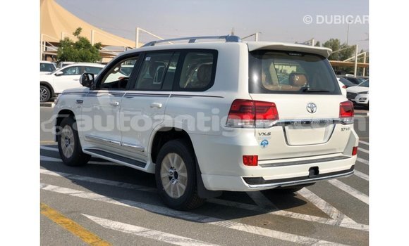 Buy Import Toyota Land Cruiser White Car in Import - Dubai in Antigua Buy Import Toyota Land Cruiser White Car in Import - Dubai in Antigua