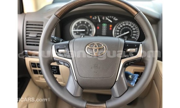 Buy Import Toyota Land Cruiser White Car in Import - Dubai in Antigua Buy Import Toyota Land Cruiser White Car in Import - Dubai in Antigua