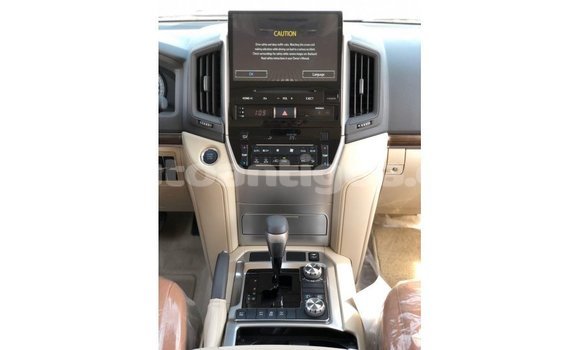 Buy Import Toyota Land Cruiser White Car in Import - Dubai in Antigua Buy Import Toyota Land Cruiser White Car in Import - Dubai in Antigua