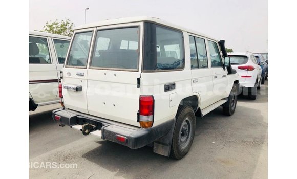 Buy Import Toyota Land Cruiser White Car in Import - Dubai in Antigua Buy Import Toyota Land Cruiser White Car in Import - Dubai in Antigua
