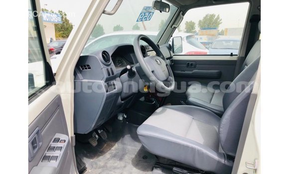 Buy Import Toyota Land Cruiser White Car in Import - Dubai in Antigua Buy Import Toyota Land Cruiser White Car in Import - Dubai in Antigua