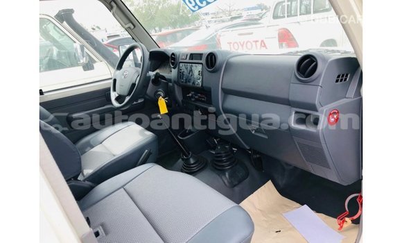 Buy Import Toyota Land Cruiser White Car in Import - Dubai in Antigua Buy Import Toyota Land Cruiser White Car in Import - Dubai in Antigua