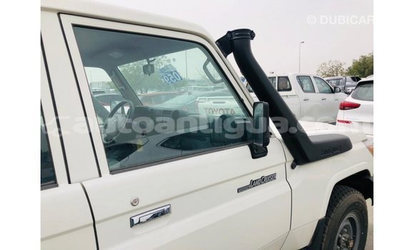 Buy Import Toyota Land Cruiser White Car in Import - Dubai in Antigua Buy Import Toyota Land Cruiser White Car in Import - Dubai in Antigua