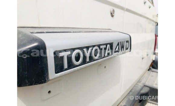 Buy Import Toyota Land Cruiser White Car in Import - Dubai in Antigua Buy Import Toyota Land Cruiser White Car in Import - Dubai in Antigua