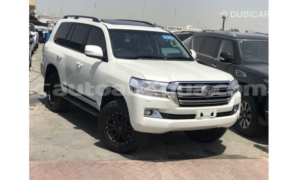Buy Import Toyota Land Cruiser White Car in Import - Dubai in Antigua Buy Import Toyota Land Cruiser White Car in Import - Dubai in Antigua