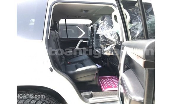 Buy Import Toyota Land Cruiser White Car in Import - Dubai in Antigua Buy Import Toyota Land Cruiser White Car in Import - Dubai in Antigua