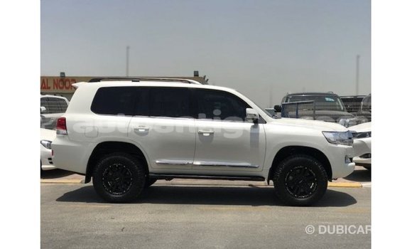 Buy Import Toyota Land Cruiser White Car in Import - Dubai in Antigua Buy Import Toyota Land Cruiser White Car in Import - Dubai in Antigua