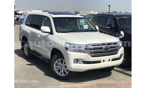 Buy Import Toyota Land Cruiser White Car in Import - Dubai in Antigua Buy Import Toyota Land Cruiser White Car in Import - Dubai in Antigua