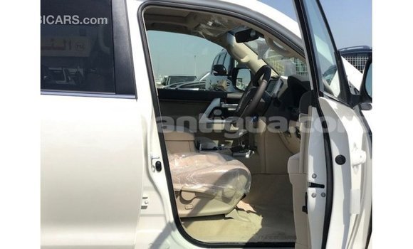 Buy Import Toyota Land Cruiser White Car in Import - Dubai in Antigua Buy Import Toyota Land Cruiser White Car in Import - Dubai in Antigua