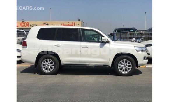 Buy Import Toyota Land Cruiser White Car in Import - Dubai in Antigua Buy Import Toyota Land Cruiser White Car in Import - Dubai in Antigua