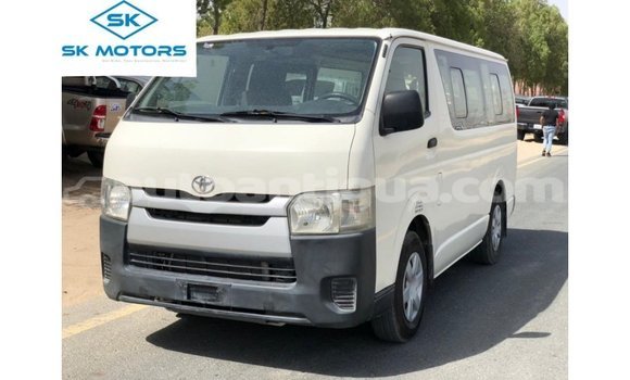 Buy Import Toyota Hiace White Car in Import - Dubai in Antigua