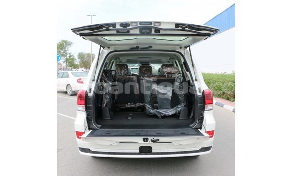 Buy Import Toyota Land Cruiser White Car in Import - Dubai in Antigua Buy Import Toyota Land Cruiser White Car in Import - Dubai in Antigua