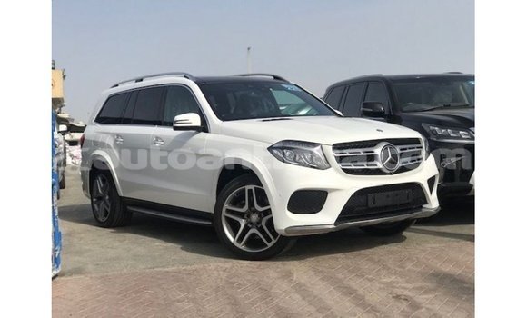 Buy Import Mercedes-Benz 190 (W201) White Car in Import - Dubai in Antigua