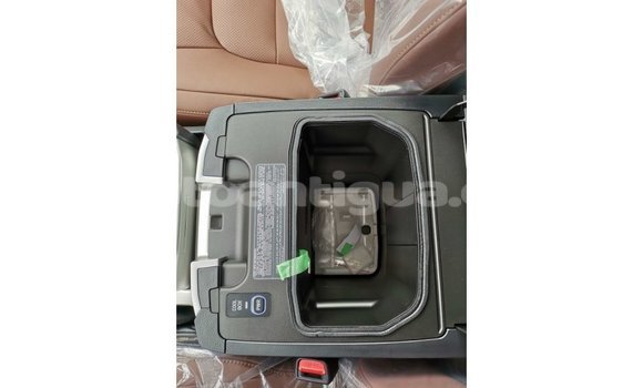 Buy Import Toyota Land Cruiser White Car in Import - Dubai in Antigua Buy Import Toyota Land Cruiser White Car in Import - Dubai in Antigua