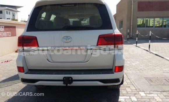 Buy Import Toyota Land Cruiser White Car in Import - Dubai in Antigua Buy Import Toyota Land Cruiser White Car in Import - Dubai in Antigua