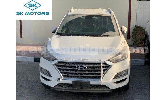 Buy Import Hyundai Tucson White Car in Import - Dubai in Antigua