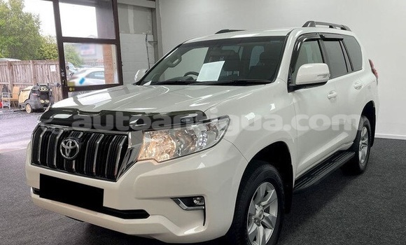 Buy Used Toyota Land Cruiser White Car in Liberta in Antigua Buy Used Toyota Land Cruiser White Car in Liberta in Antigua